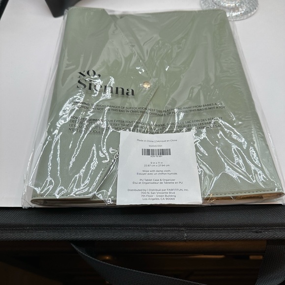 XO, SIENNA Tablet Case + Organizer NEW - Picture 8 of 10